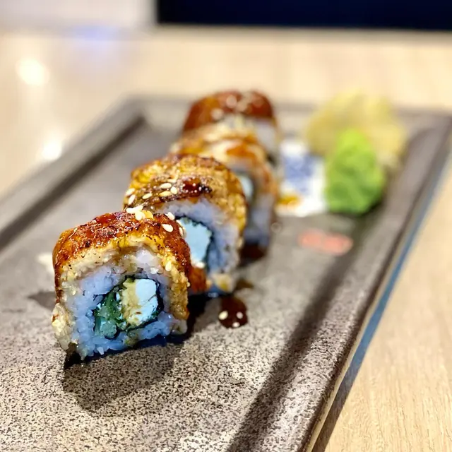 忌廉芝士鰻魚卷