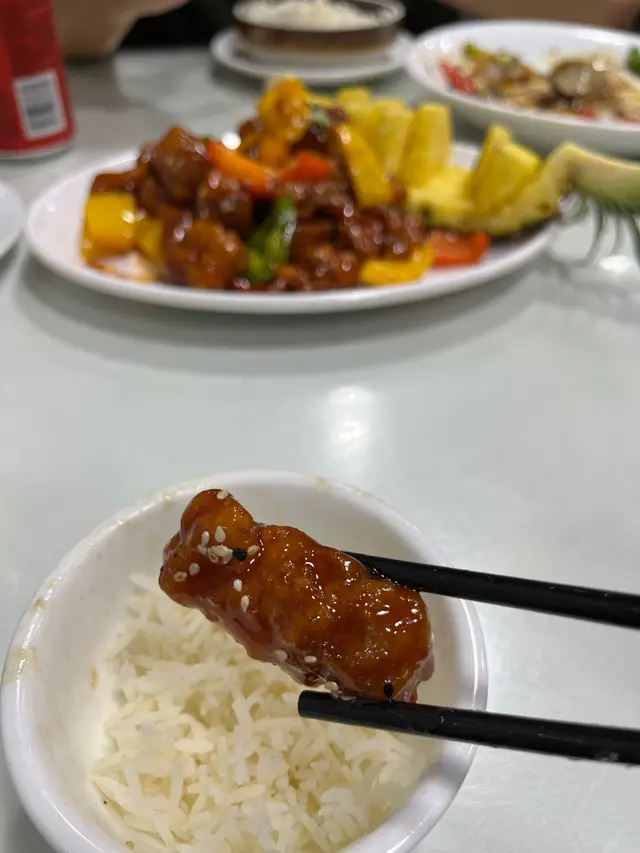 菠蘿咕嚕肉