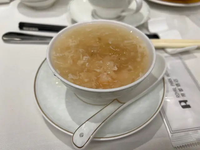 竹笙花膠海皇燴雪燕