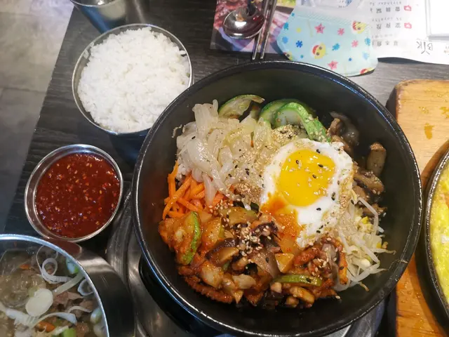 石鍋伴飯(章魚)