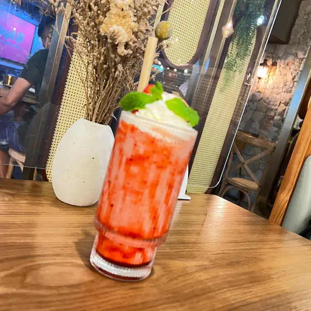 Strawberry Avocado Smoothie