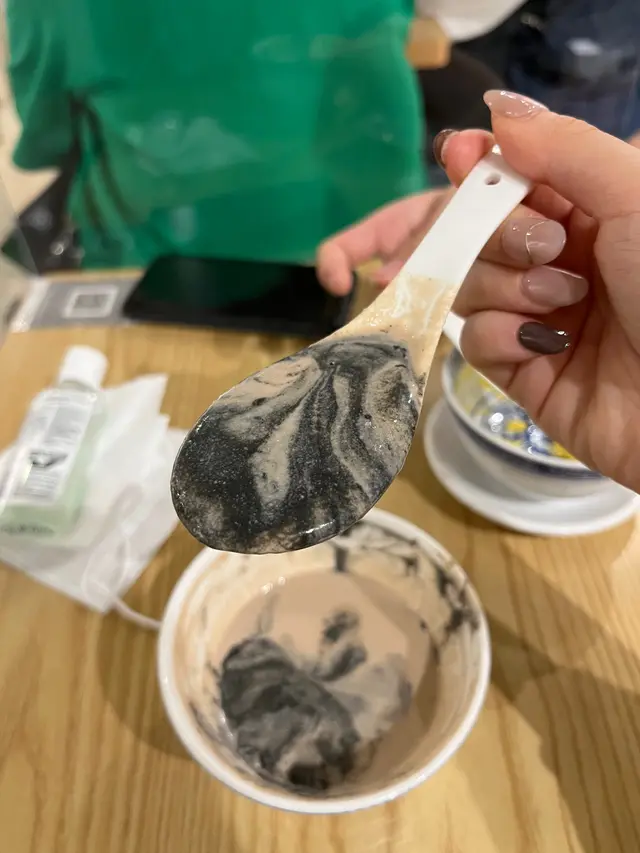 合桃露拼芝麻糊