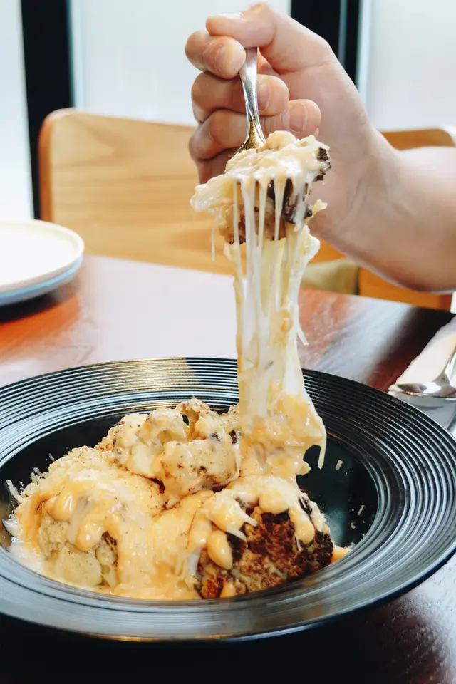 炭燒蜜糖泡菜芝士椰菜花