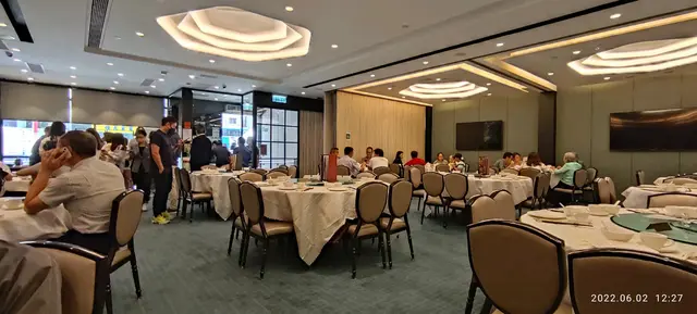 吾系大間,檯亦吾多,但好嘈