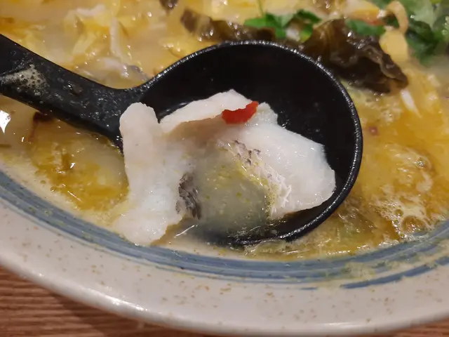 秘罈酸菜魚米線