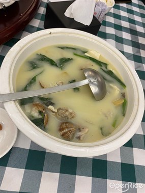 海鮮湯（免費） - Lung Tang Restaurant in Lei Yue Mun 
