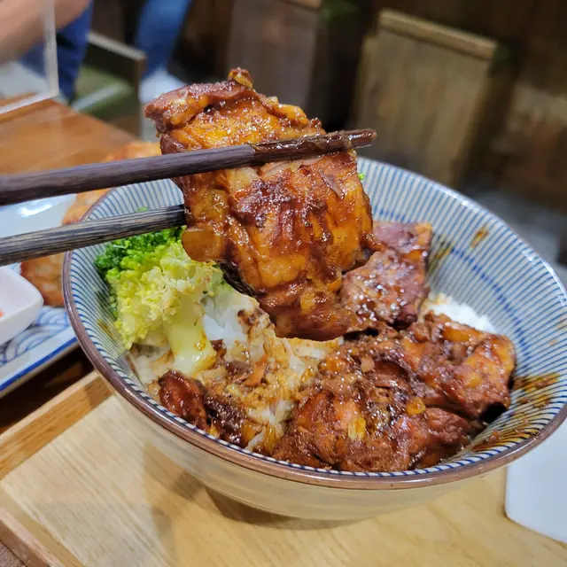 12小時慢煮豬軟骨飯