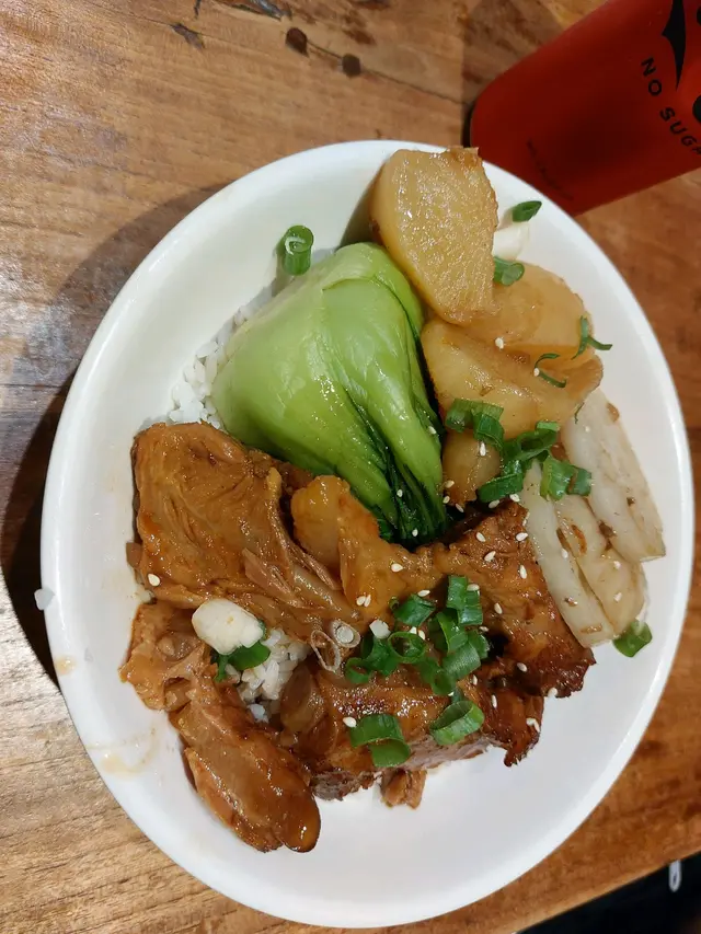 沖繩豬軟骨飯