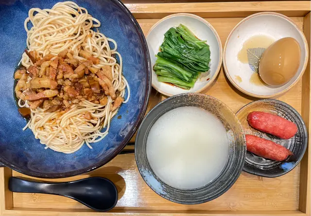手工肉燥乾拌麵定食