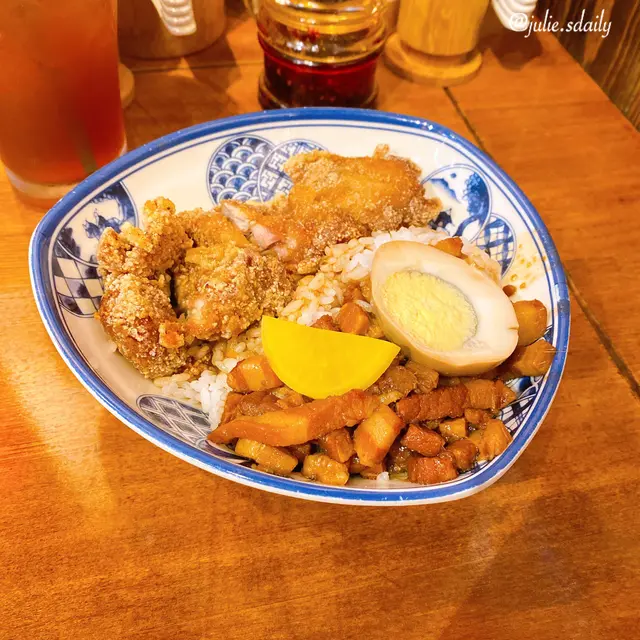 香酥雞排魯肉飯