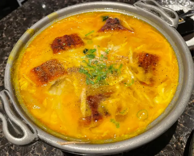 鍋湯底略嫌太甜,甜味搶曬其他食物嘅味道