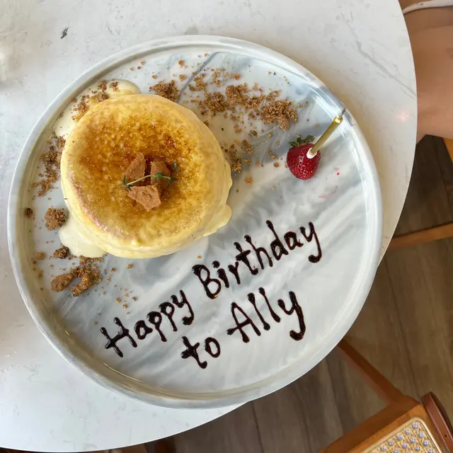 法式焦糖卡士達梳乎厘班戟