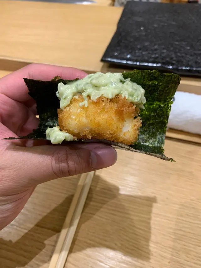 新鮮帶子，拎左去做天婦羅，但師父手勢好好，做到表面脆，內裏都仲係9成生，因為肉質新鮮，所以仲食到一絲絲嘅肉，鮮甜好食👍🏻