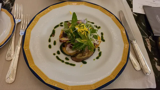 章魚沙律配烤時令蔬菜、橄欖、羅勒松子醬