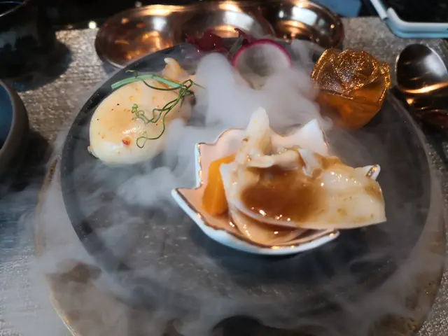 墨魚、象拔蚌、梅酒赤貝啫喱