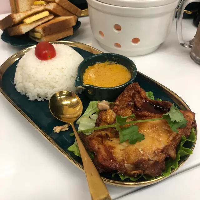 蛋黃奶油勁量雞扒