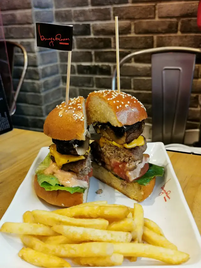 大烤菇芝士牛肉漢堡