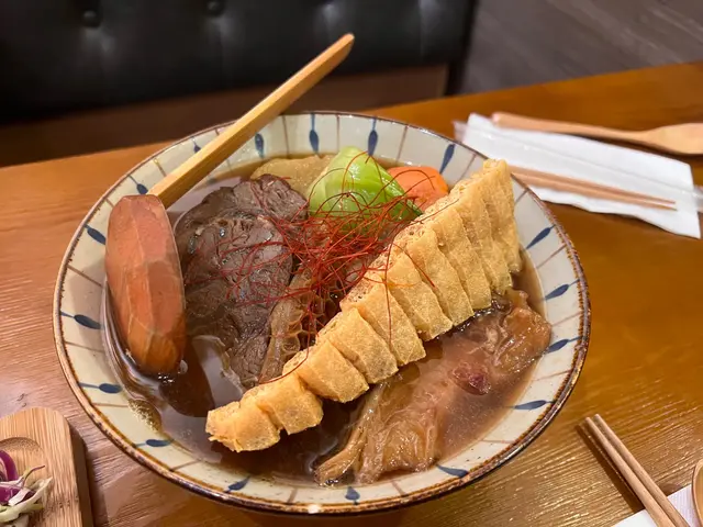 木玥招牌紅燒牛肉麵