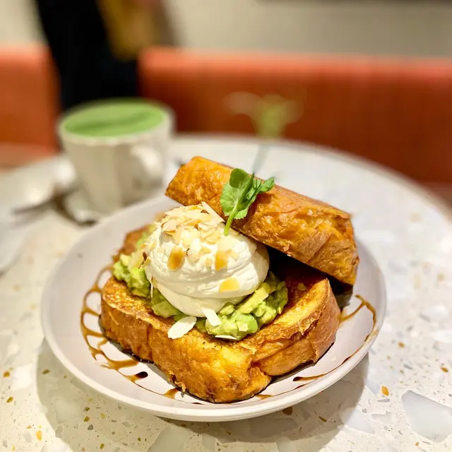 牛油果忌廉芝士法式多士