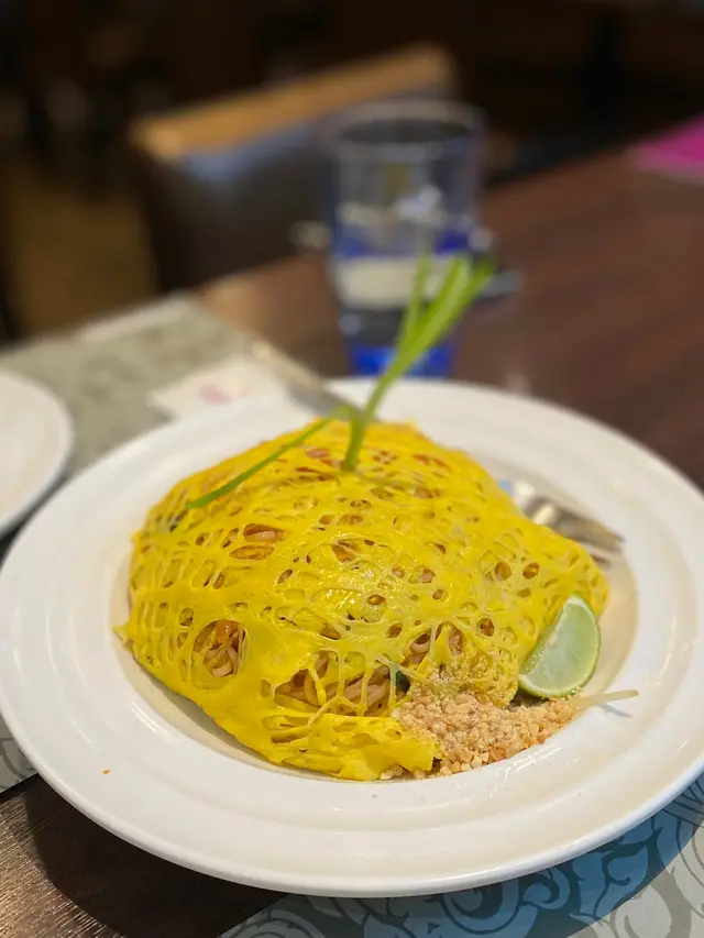 泰式蛋包金邊粉伴蝦