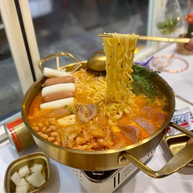 韓式牛肉部隊鍋