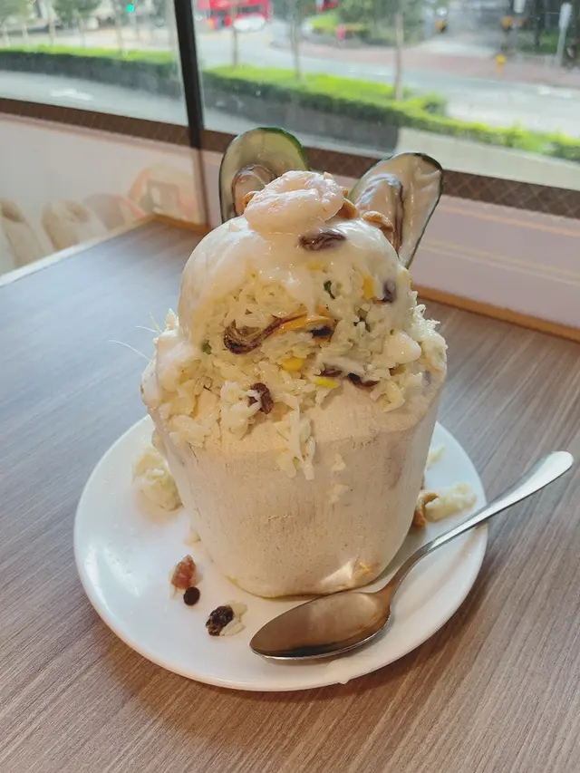 原個椰青海鮮飯