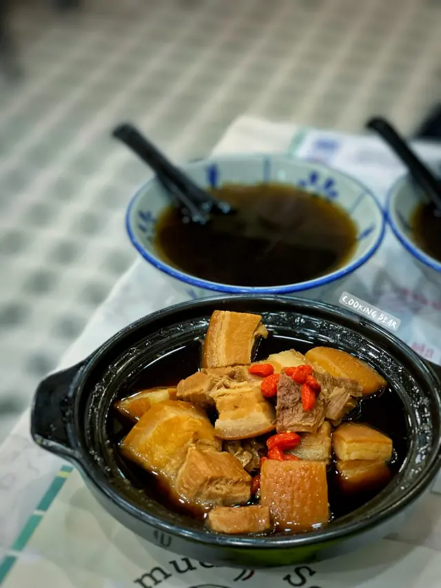 百吉爺肉骨茶 • 三層肉