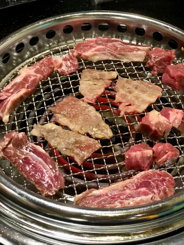 韓式牛肋條、網燒一口牛