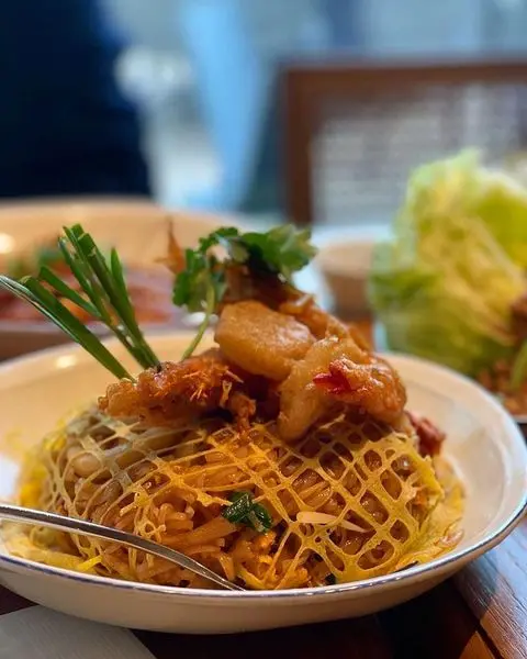 雖然個樣幾靚但係敗筆又係好清淡,未食過咁清淡既泰式炒金邊粉呀,一d都無泰國野應該有既惹味,不過好過個炒飯少少既