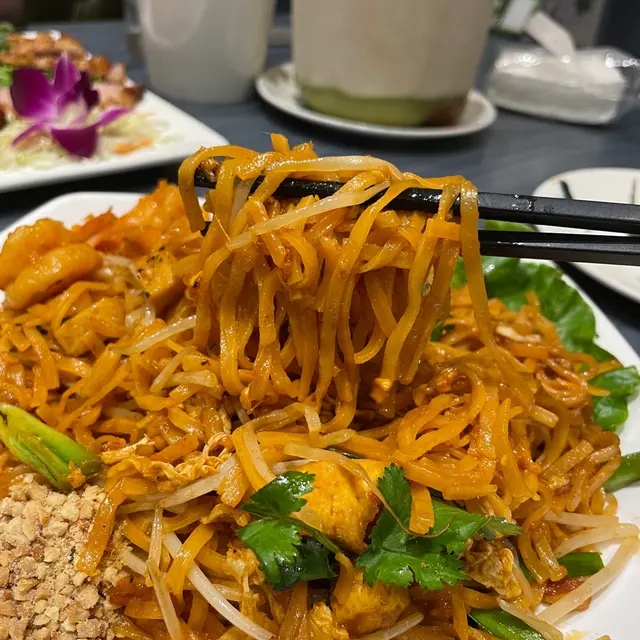鮮蝦炒金邊粉