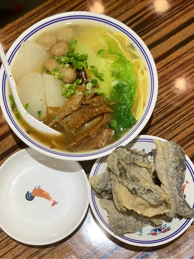 陳皮魚蛋，蘿蔔，魚皮，雞翼尖油麵