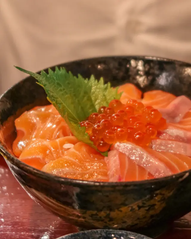 三文魚子、三文魚刺身丼定食