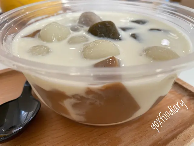 包括芋圓、地瓜圓、焙茶圓、白玉、奶茶凍、牛奶底