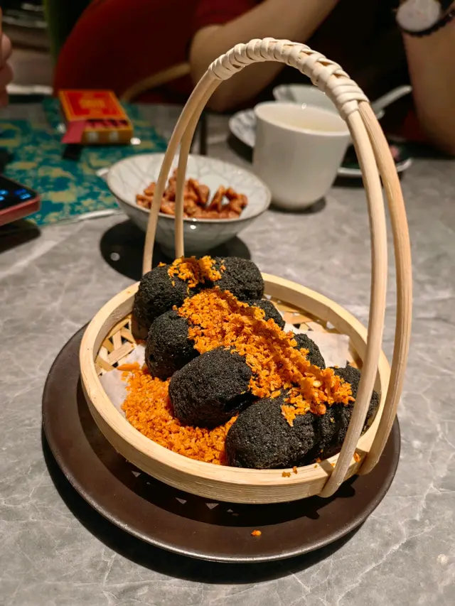 脆皮黑炭鴨血