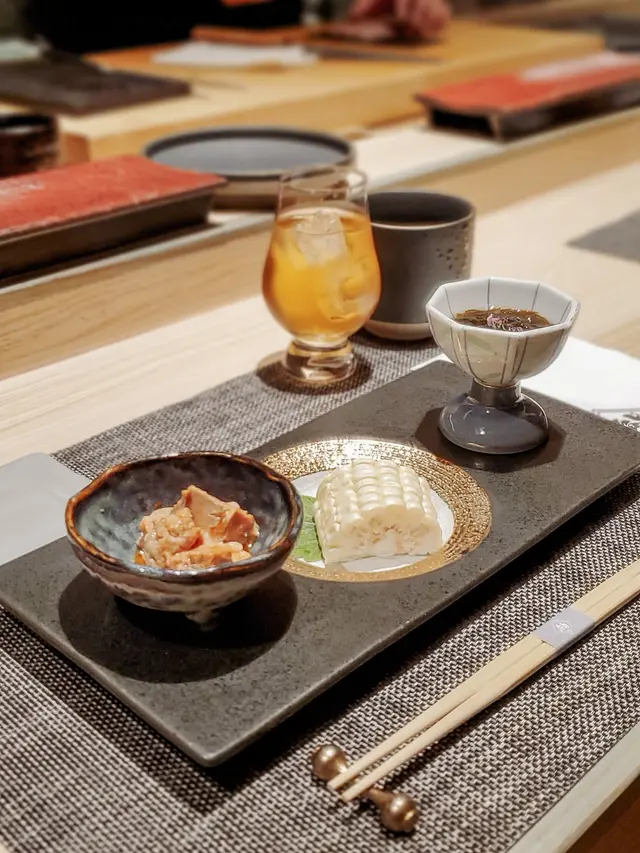 沖繩水雲、北海道白栗米、汁煮鮟鱇魚肝