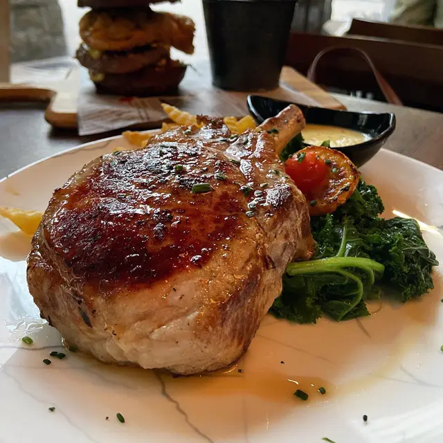 加拿大豬鞍配蜜糖芥末籽汁