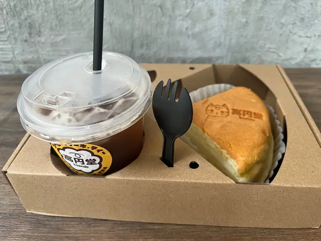 凍美式咖啡  配芝士蛋糕