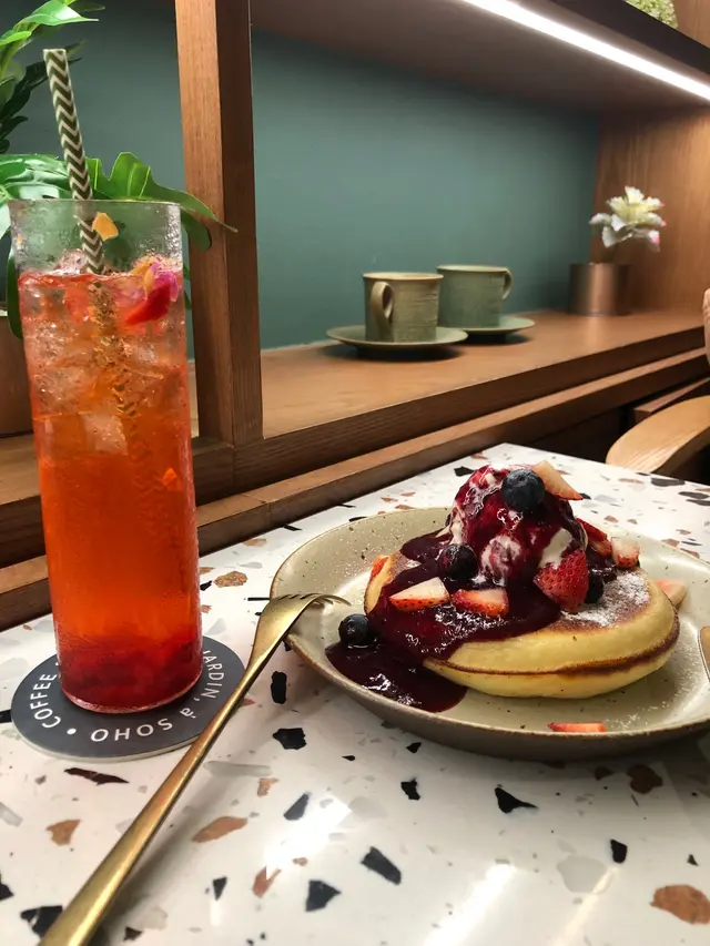 Mixed Berries Trifle Pancake