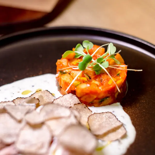 鮮松露西班牙豬柳配燉菜粒