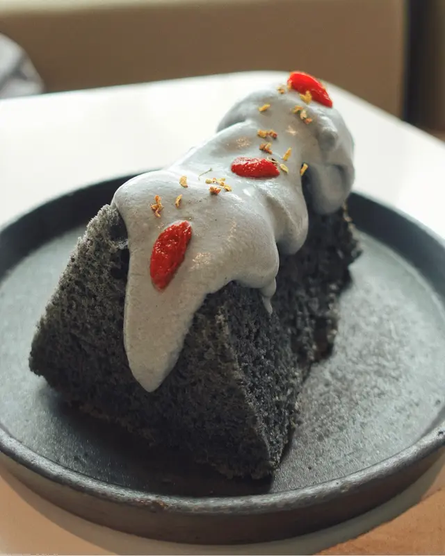 黑芝麻戚風蛋糕