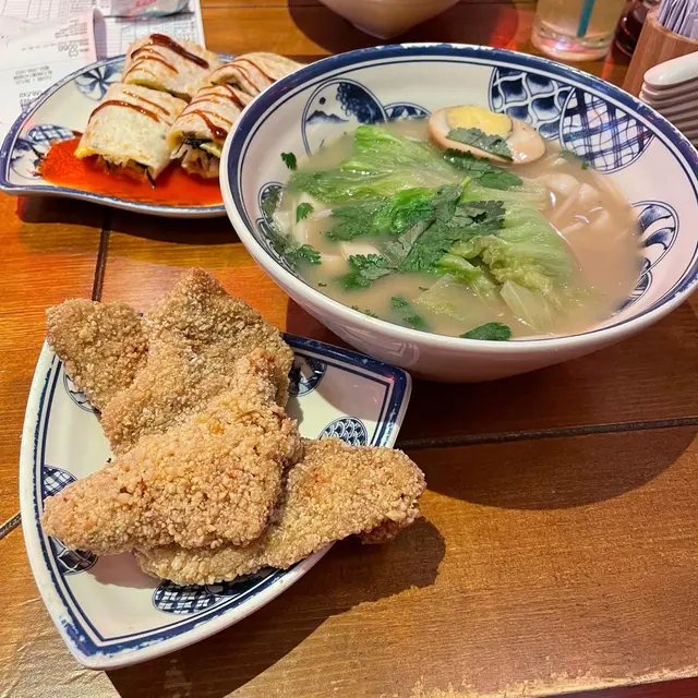 香酥排骨刀削麪