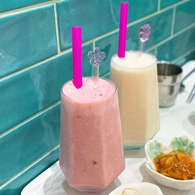 士多啤梨甜大於酸🍓搭配牛奶 口感香滑🍼