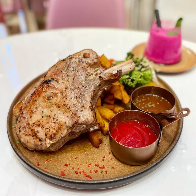 慢煮比利時杜洛克橄欖豬鞍伴脆甜蕃薯條