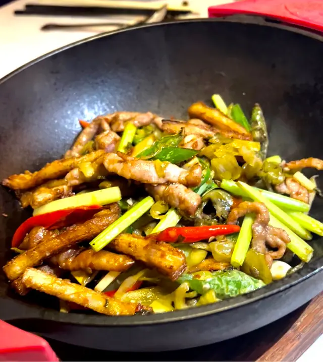 剁椒酸菜酒香黑白切