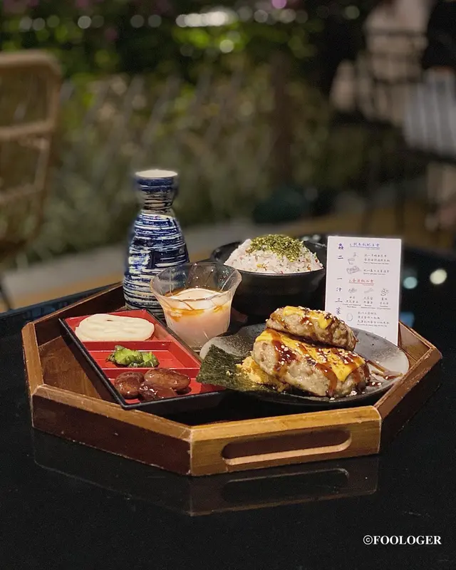 烤芝士漢堡排伴海苔肉鬆