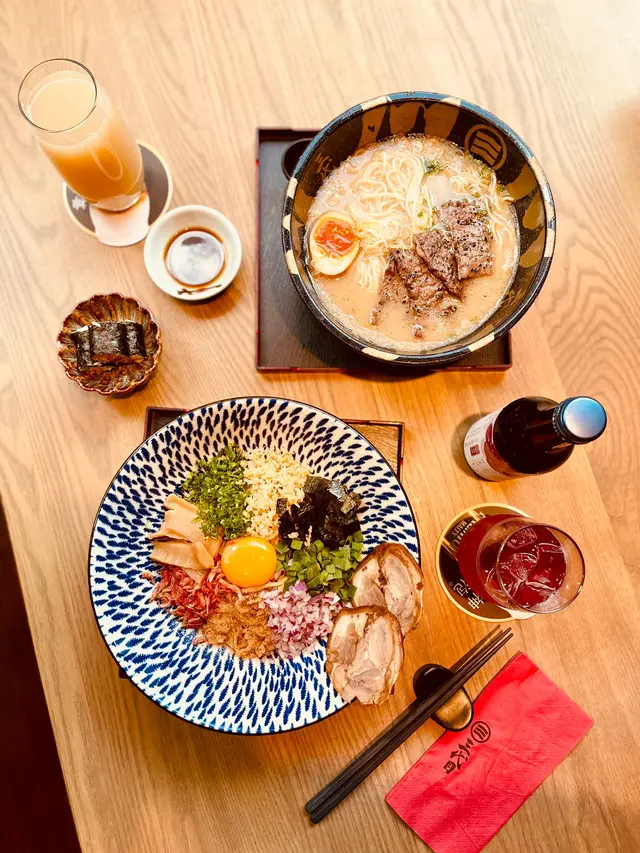豚肉醬油魚介拌麵 , 炙牛拉麵