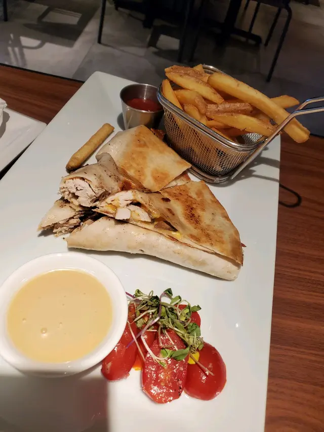 燒雞肉芝士夾餅