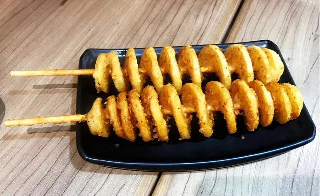 薯棒比長洲的細小.趁熱食香脆.但欠缺調味粉!😋👍👍