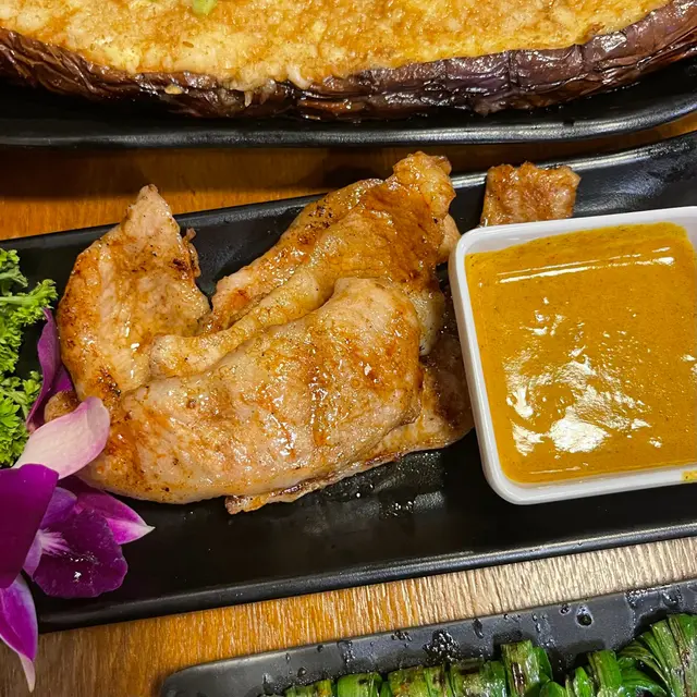 秘製沙嗲醬燒豬頸肉