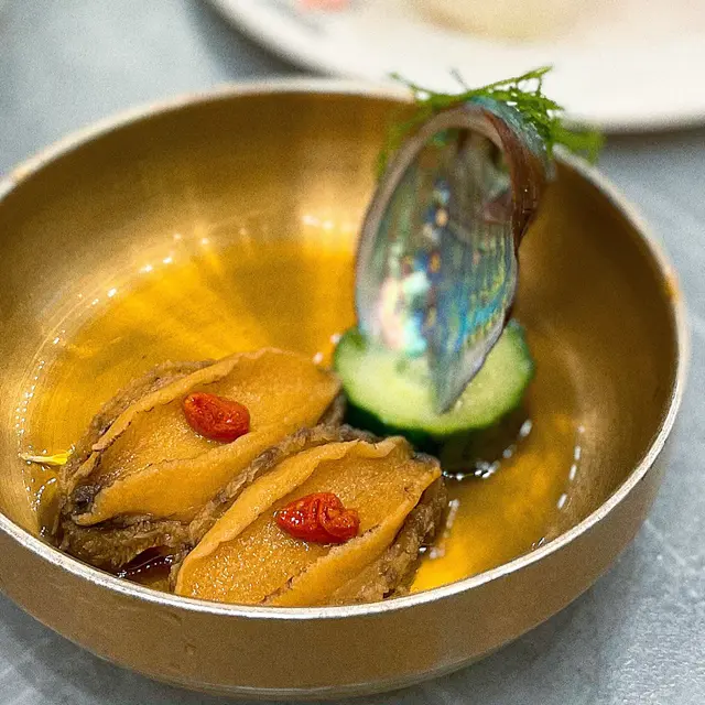 初時以為放題嘅鮑魚會細隻啲，點知佢肉質結實得嚟又冇縮水🤤大大隻，好入味！涼浸浸嘅感覺好啱夏天食！